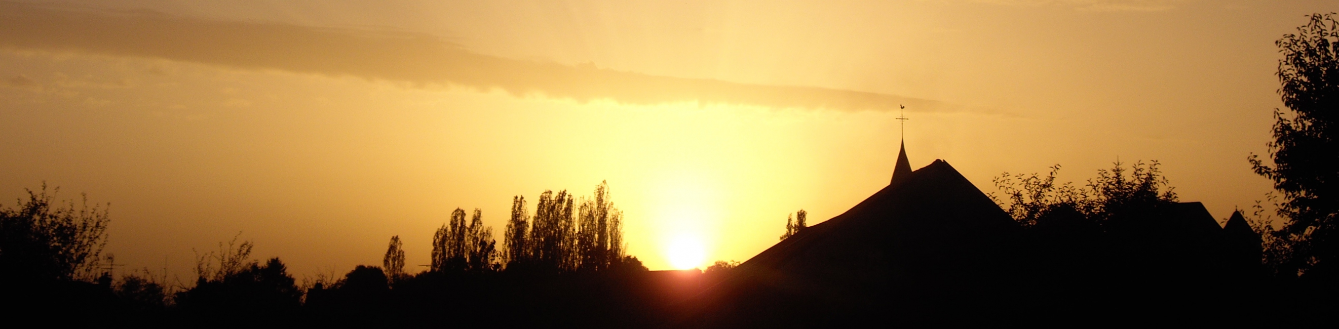 Coucher soleil église de Saint-Symphorien